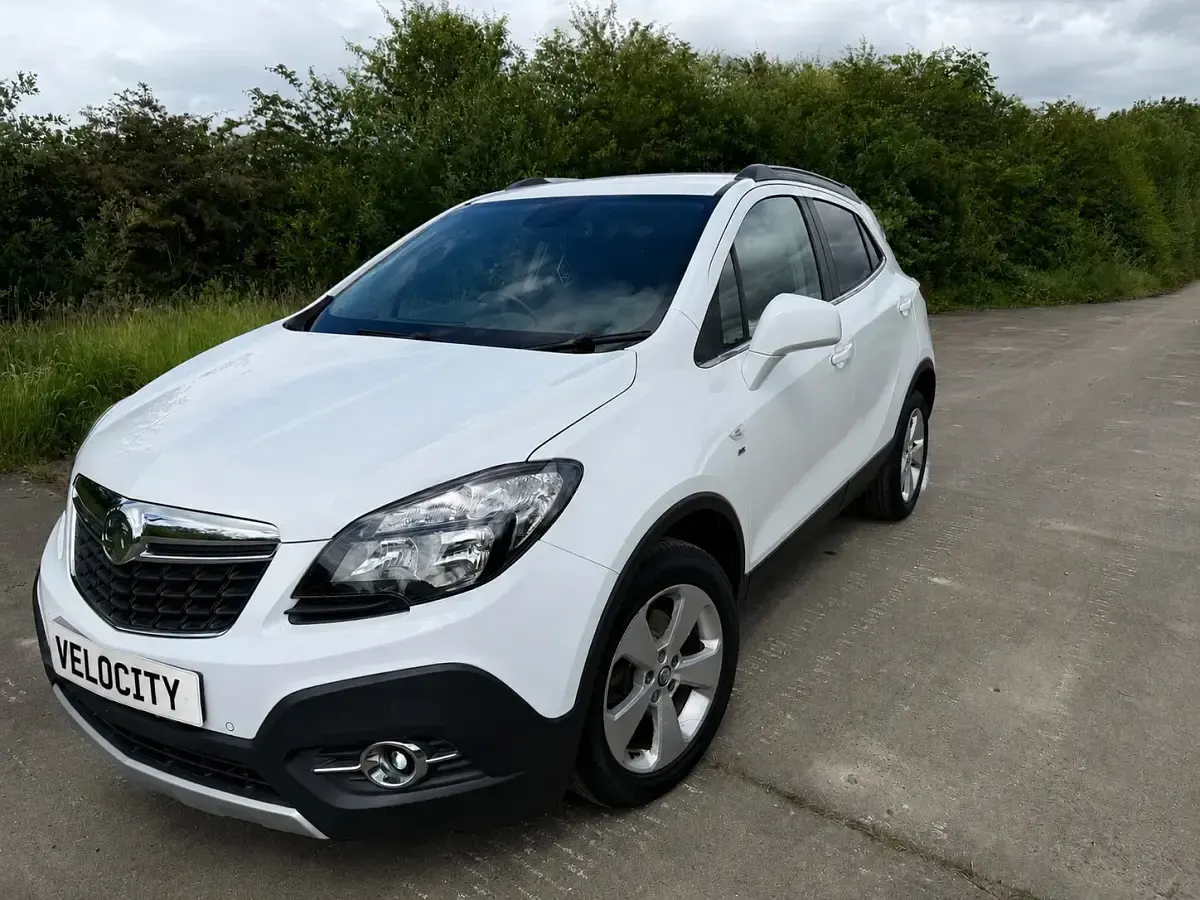 Used Vauxhall Mokka 136 HP (100 kW) 2015 White SUV