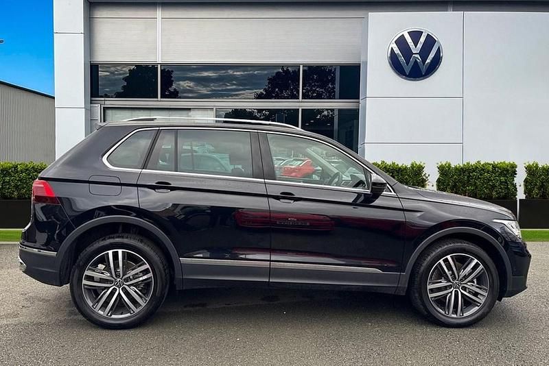 New VW Tiguan Elegance 245 HP (180 kW) 2025 Black SUV