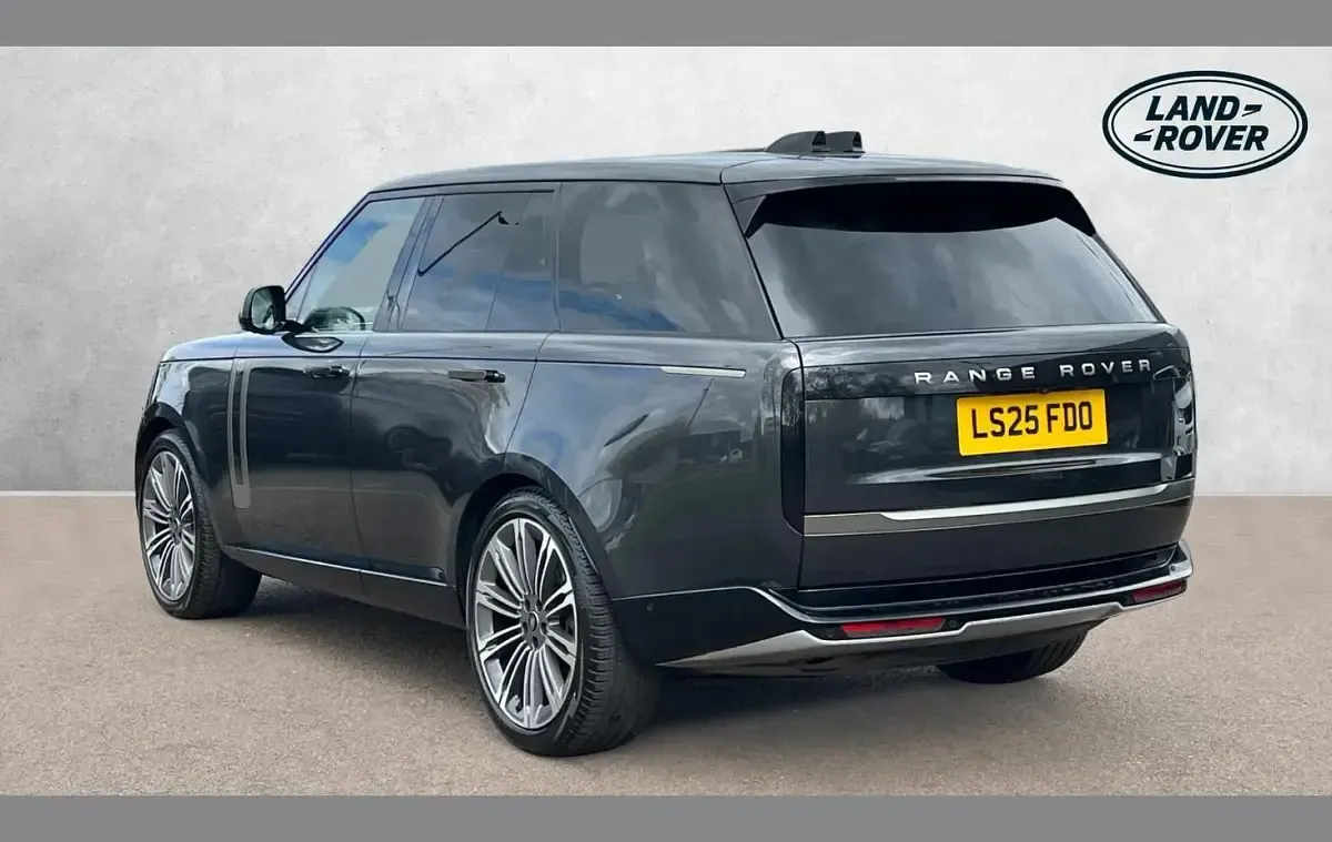 Used Land Rover Range Rover HSE 400 HP (294 kW) 2025 Grey SUV