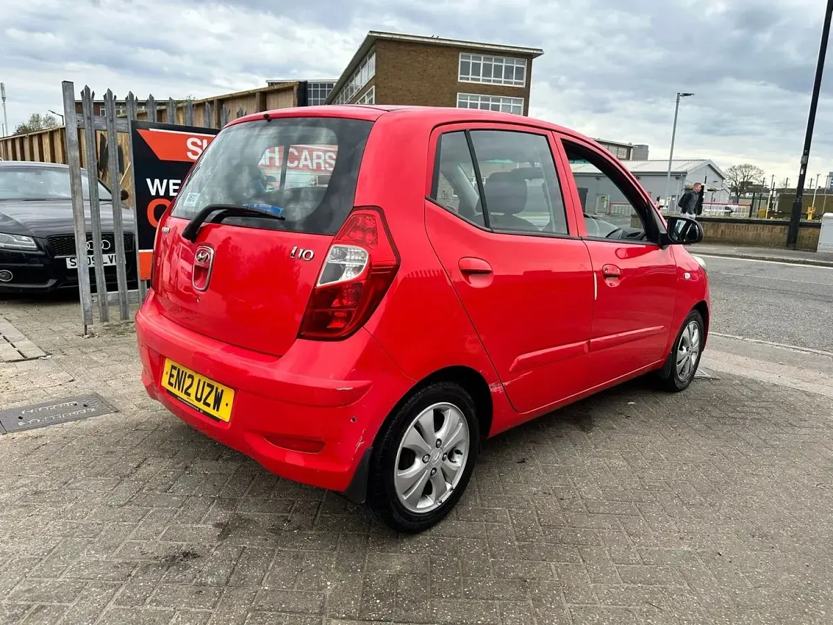 Used Hyundai i10 Active 86 HP (63 kW) 2012 Red Hatchback