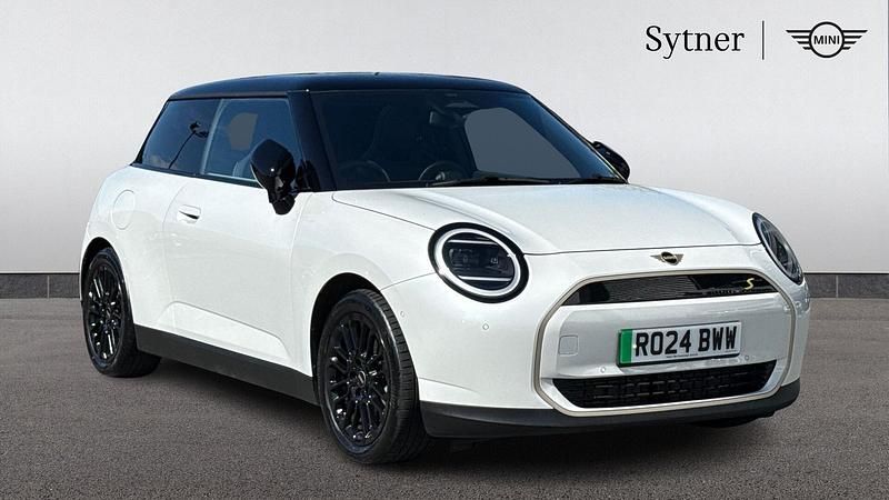 Used Mini Cooper SE Hatch 158 kW (215 HP) 2024 White Hatchback