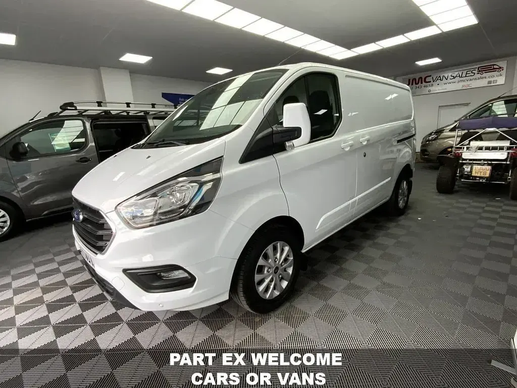 Used Ford Transit Custom Limited 130 HP (95 kW) 2020 White Van