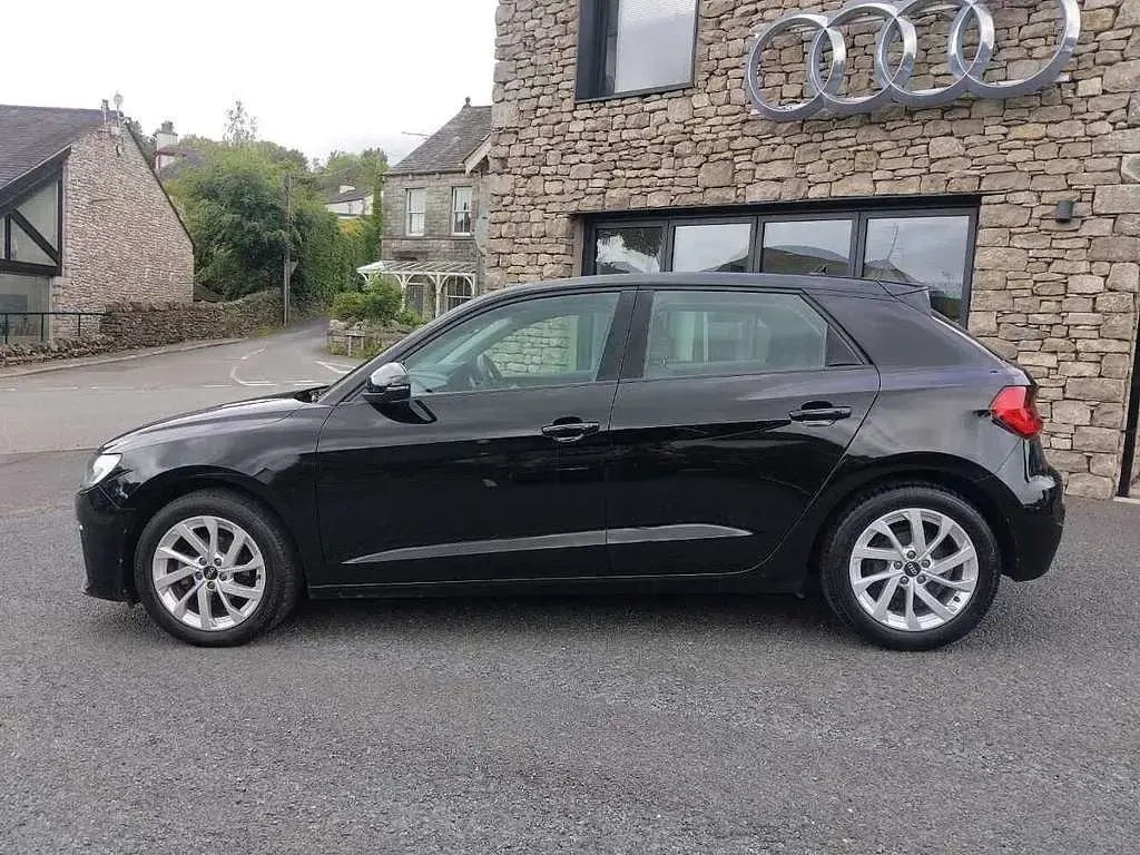 Used Audi A1 Sport 94 HP (69 kW) 2023 Black SUV