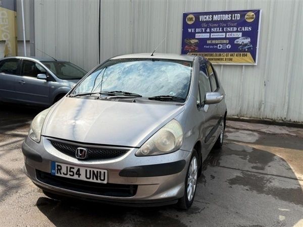 Silver Used 2004 Honda Jazz SE Hatchback | £2,499 (Fair price) - Image 1/1