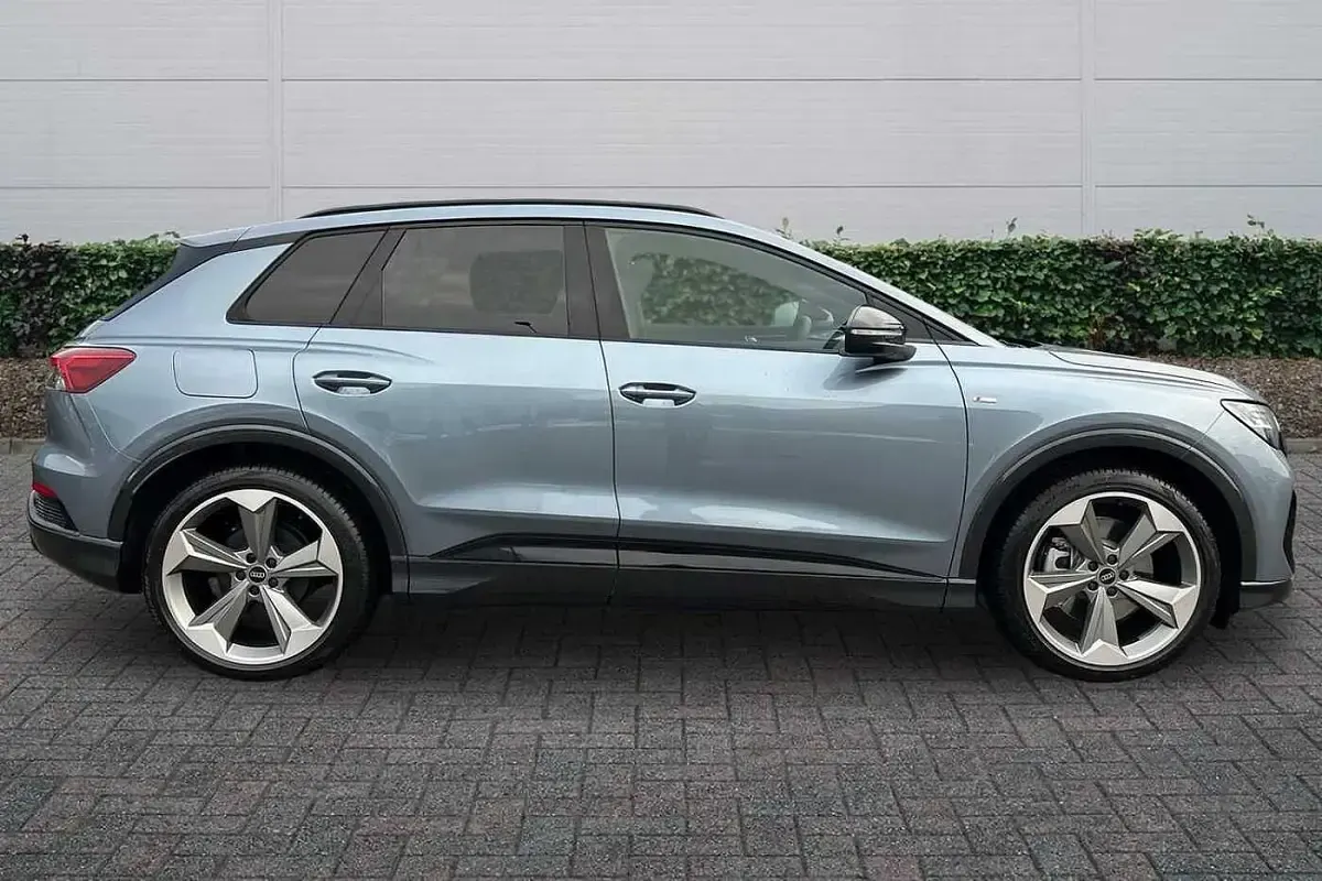 Used Audi Q4 e-tron Black Edition 250 kW (340 HP) 2025 Geyser blue, metallic SUV