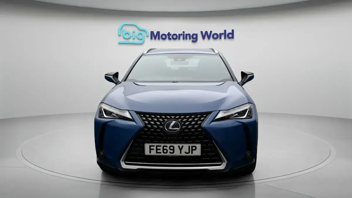 Usado Lexus UX 181 HP (133 kW) 2019 SUV
