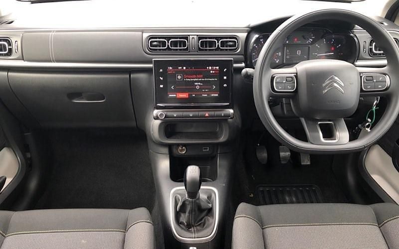 Used Citroën C3 PureTech 83 HP (61 kW) 2022 Red Hatchback