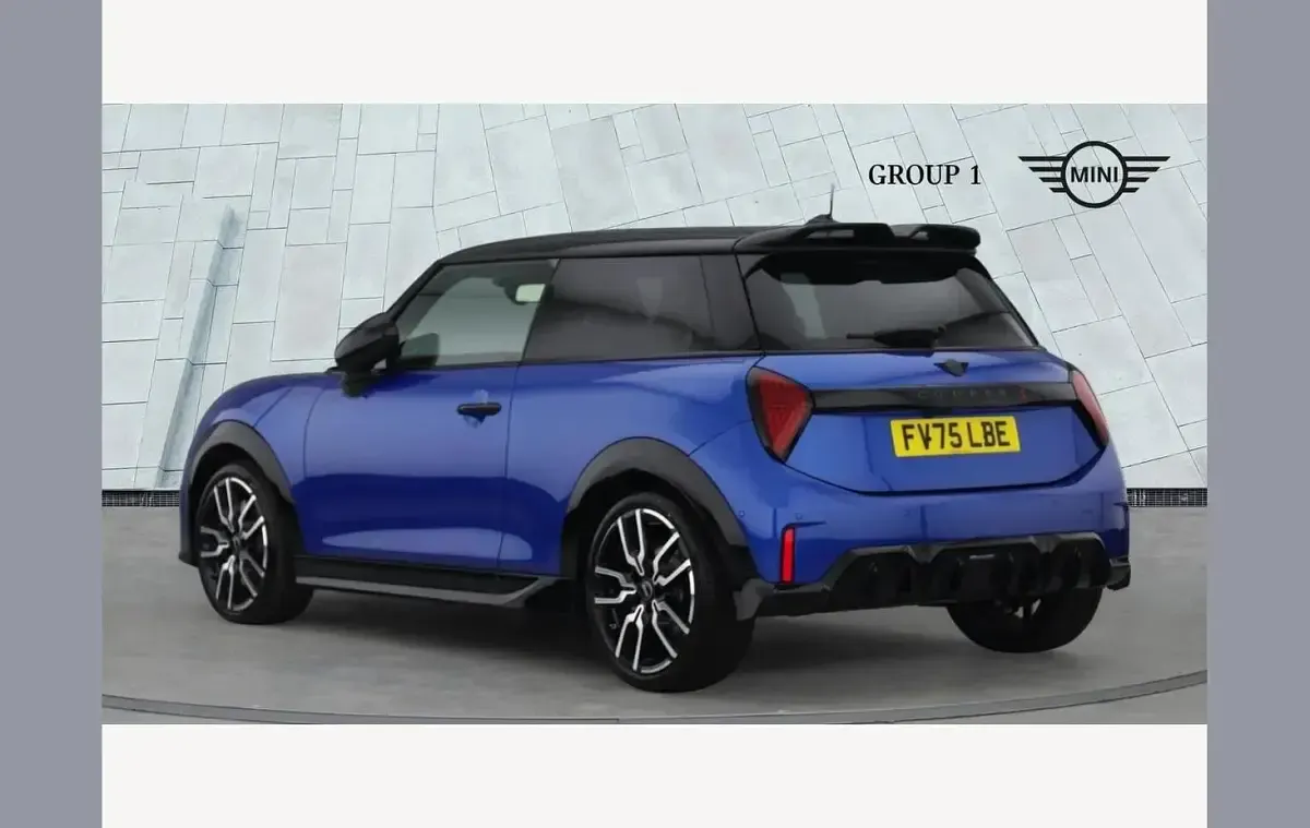 Used Mini Cooper Sport 150 kW (204 HP) 2026 Blue Hatchback