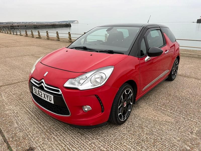 Begagnad Citroën DS3 2012 Röd Halvkombi