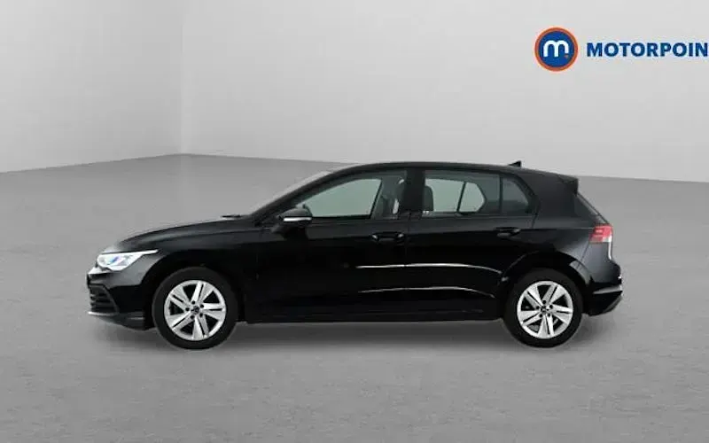 Second-hand VW Golf VIII Life 131 CP (96 kW) 2024 Hatchback