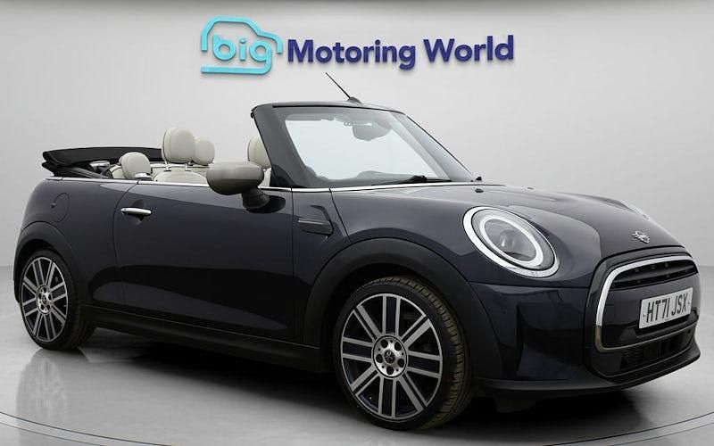 Usado Mini Cooper Cabriolet Exclusive 136 HP (100 kW) 2021 Cabrios