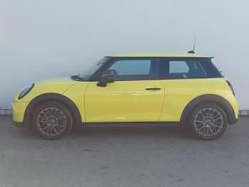 Used Mini Cooper Classic 204 HP (150 kW) 2024 Yellow Hatchback