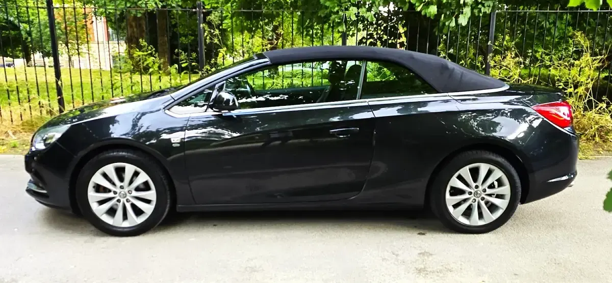 Used Vauxhall Cascada Elite 140 HP (102 kW) 2013 Black Cabriolet