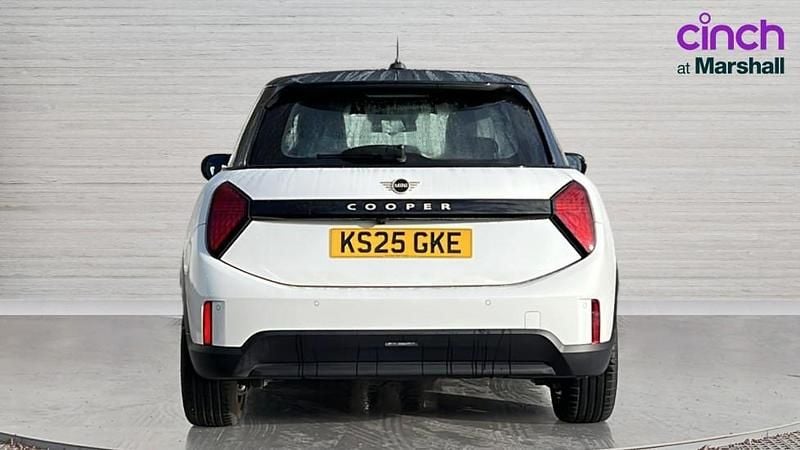 Used Mini Cooper Exclusive 114 kW (156 HP) 2025 White Hatchback