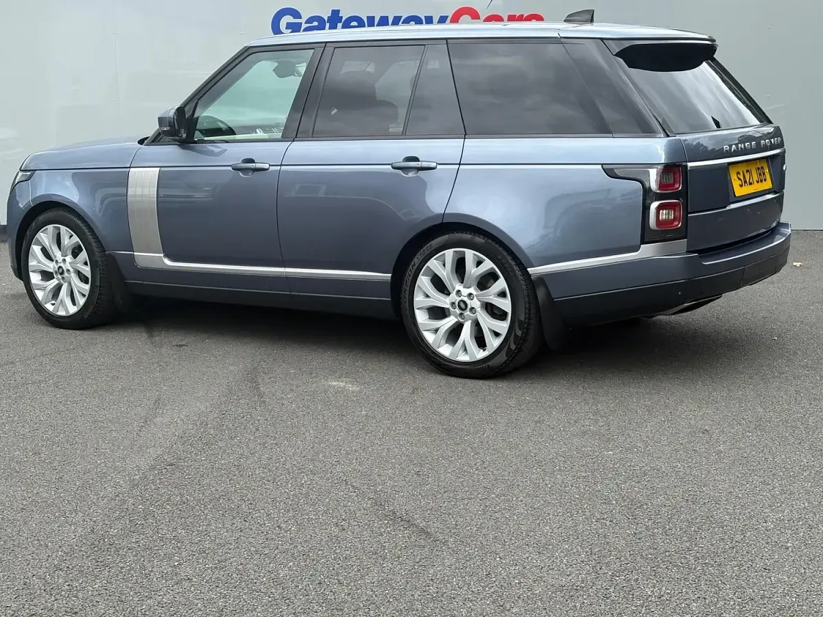 Used Land Rover Range Rover S 300 HP (220 kW) 2021 Blue SUV