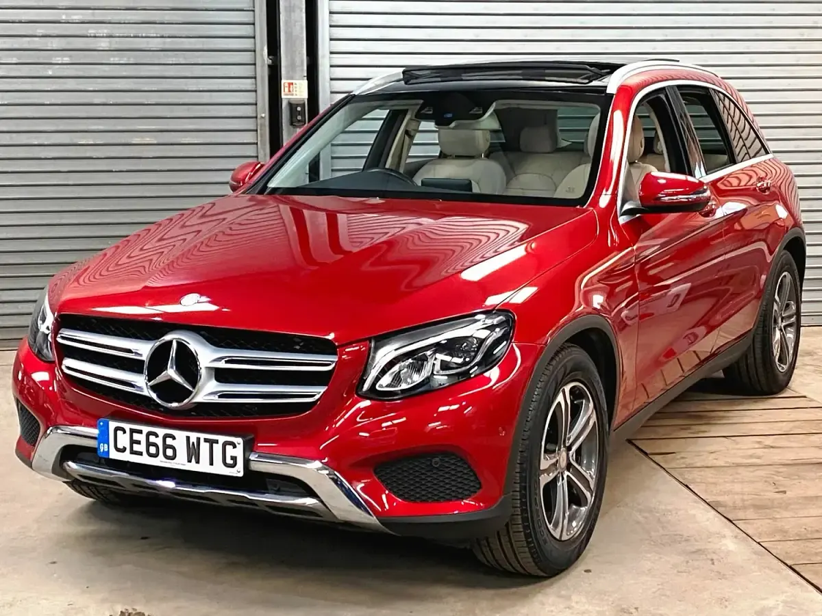 Used Mercedes GLC250 Premium 204 HP (150 kW) 2016 Red Estate