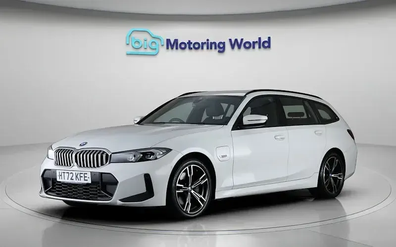 Used BMW 330e M Sport 292 HP (214 kW) 2023 White Estate