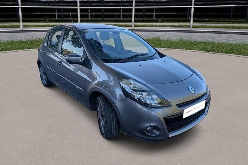 Grey Used 2012 Renault Clio IV Dynamique Hatchback | £3,745 (Good price) - Image 1/1