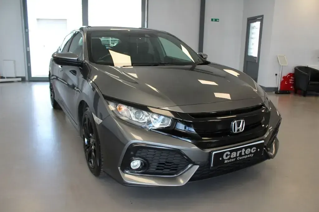 Begagnad Honda Civic SR 126 HK (92 kW) 2019 Grå Halvkombi