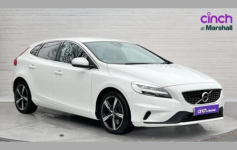 Used Volvo V40 R-Design 120 HP (88 kW) 2019 White Hatchback