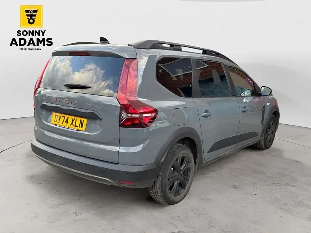 Used Dacia Jogger Extreme 110 HP (80 kW) 2024 Grey MPV