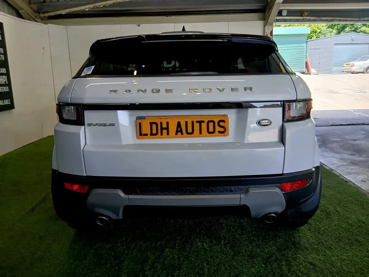 Used Land Rover Range Rover evoque SE 180 HP (132 kW) 2017 White Coupe