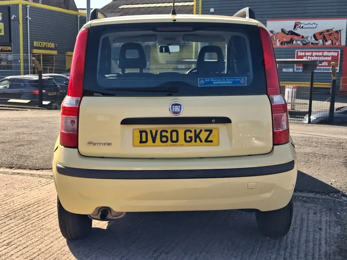 Used Fiat Panda Active 54 HP (39 kW) 2010 Yellow Hatchback