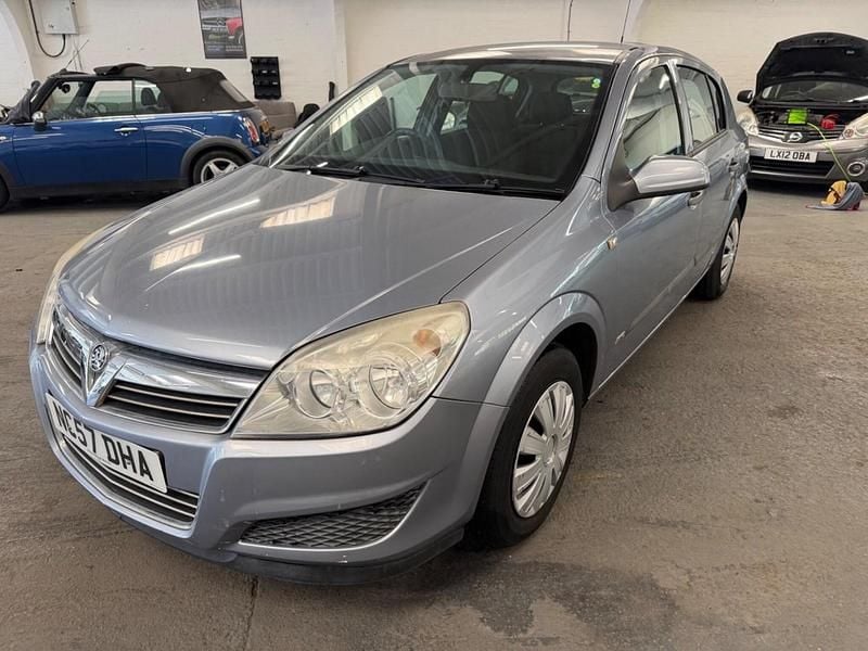 Used Vauxhall Astra 138 HP (101 kW) 2007 Silver Hatchback
