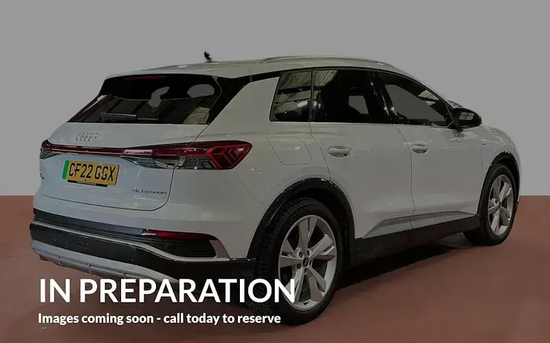 Usado Audi Q4 e-tron S-Line 150 kW (204 HP) 2022 Branco SUV