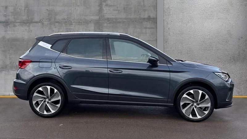 New Seat Arona FR Sport 115 HP (84 kW) 2026 Metallic  magnetic tech grey with black roof SUV