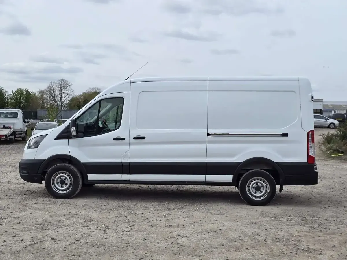 Used Ford Transit S 130 HP (95 kW) 2021 White Van