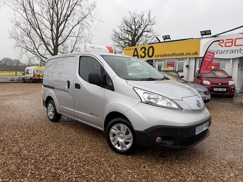 Used Nissan e-NV200 Acenta 80 kW (109 HP) 2019 Silver MPV