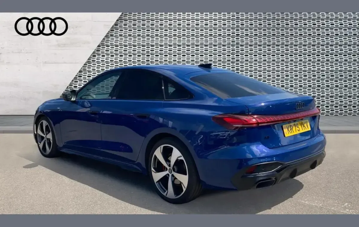 Used Audi A5 Advanced 200 HP (147 kW) 2025 Blue Sedan