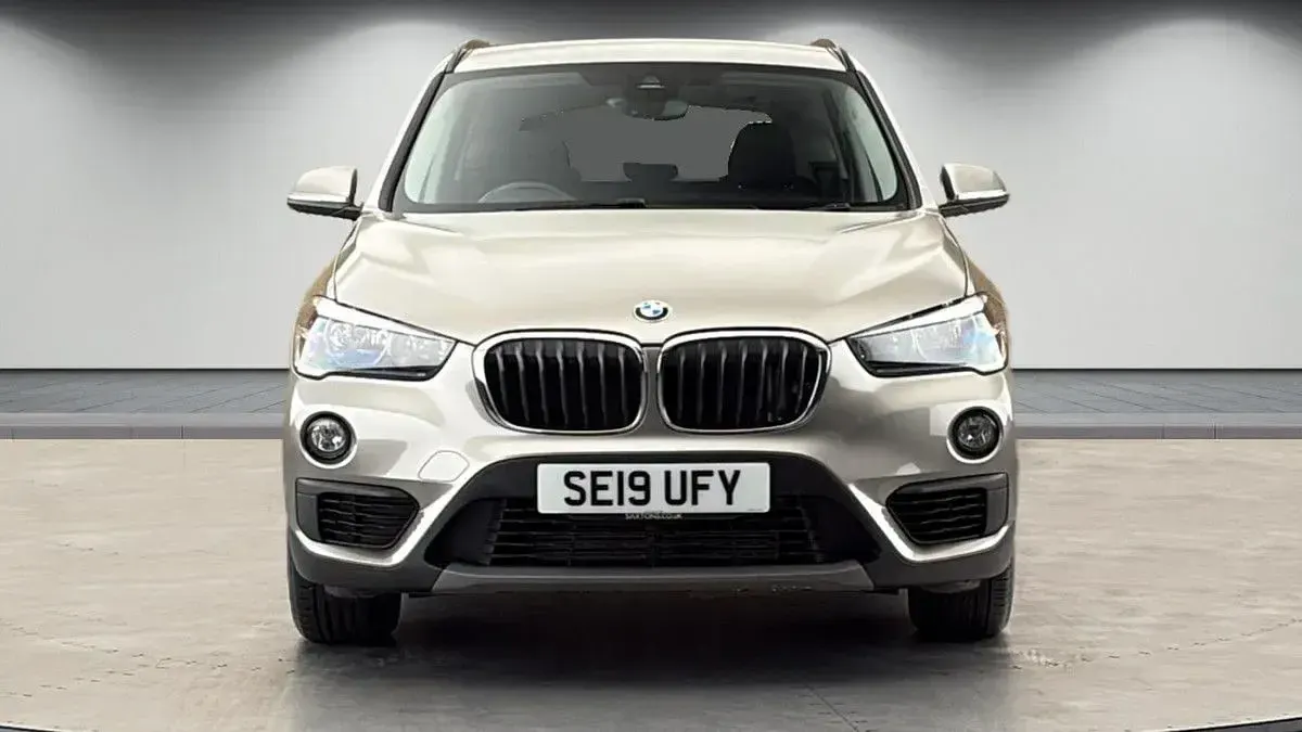 Used BMW X1 Comfort Edition 192 HP (141 kW) 2019 Platinsilber metallic SUV