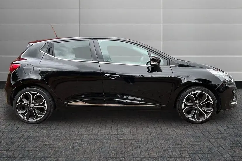 Used Renault Clio Iconic 90 HP (66 kW) 2019 Black Hatchback