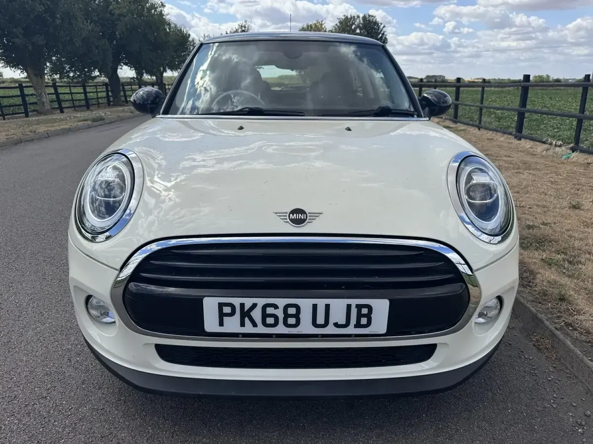 Used Mini Cooper Hatch 136 HP (100 kW) 2018 White Hatchback