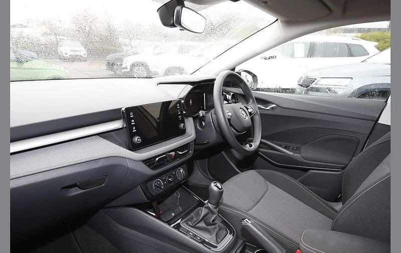 Used Skoda Fabia Colour Edition 94 HP (69 kW) 2024 Moon white metallic black magic pearl effect Hatchback