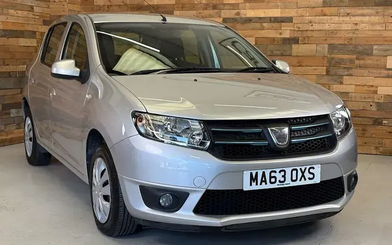 Used Dacia Sandero Lauréate 90 HP (66 kW) 2013 Hatchback
