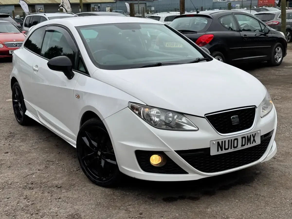 Begagnad Seat Ibiza FR 143 HK (105 kW) 2010 Vit Halvkombi