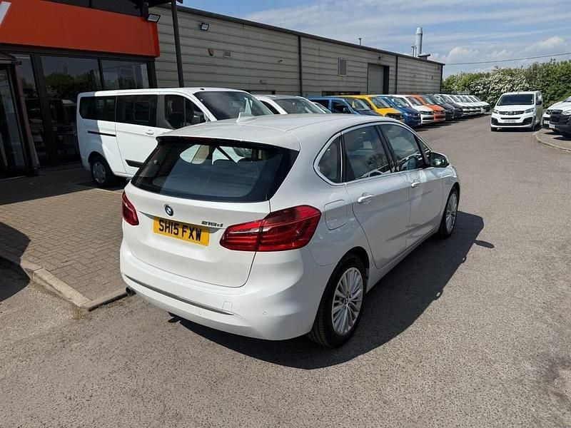 Used BMW 218 Luxury Line 2015 White Hatchback