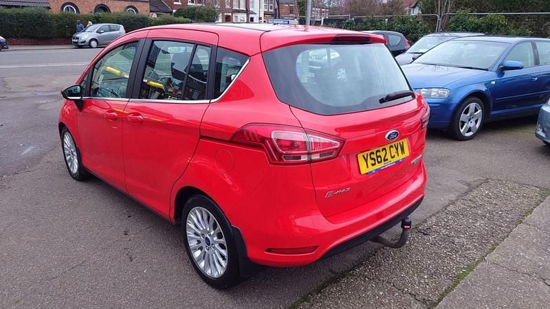 Used Ford B-MAX Titanium 95 HP (69 kW) 2013 Red MPV