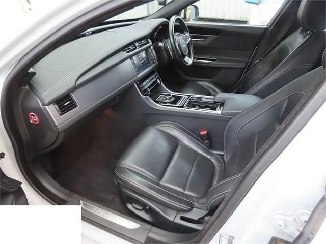 Used Jaguar XF R-Sport 240 HP (176 kW) 2018 Sedan