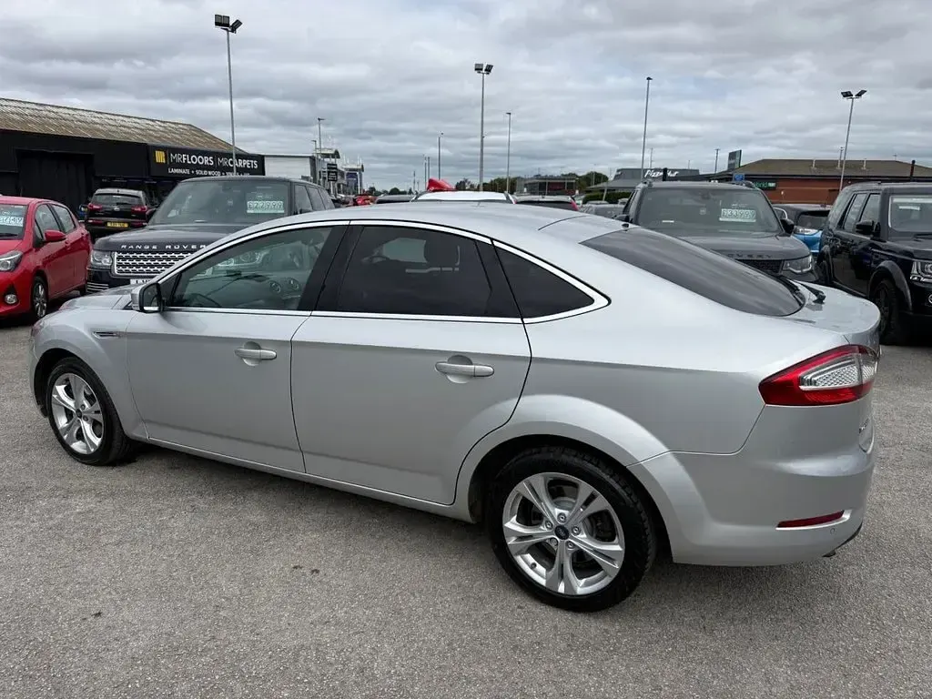 Used Ford Mondeo Business Edition 2014 Silver Hatchback