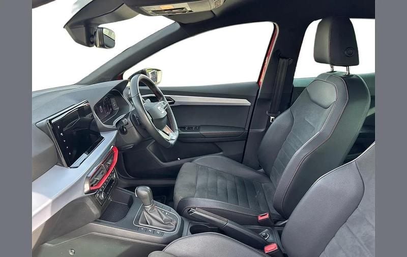 Usado Seat Ibiza FR Sport 108 HP (79 kW) 2023 Vermelho Citadino