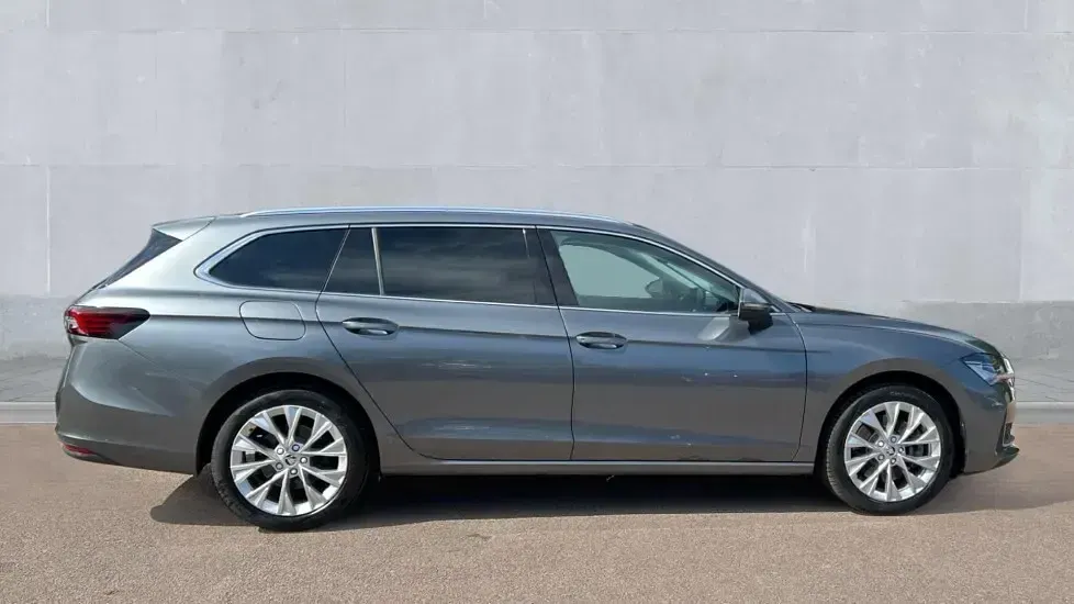 Used Skoda Superb SE L 204 HP (150 kW) 2024 Graphite grey metallic