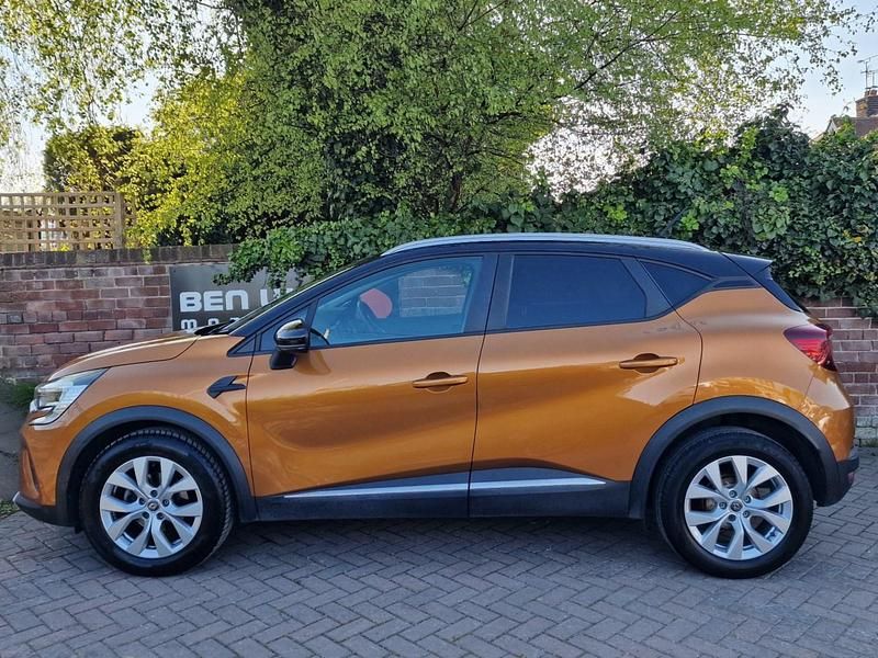 Second-hand Renault Captur Iconic 2021 Portocaliu SUV