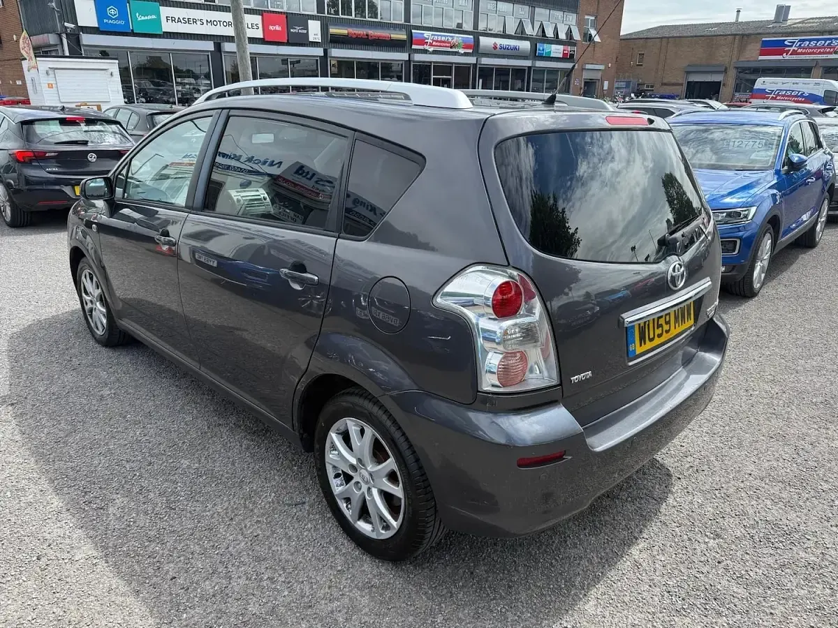 Used Toyota Verso 132 HP (97 kW) 2009 Grey MPV