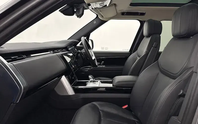 Used Land Rover Range Rover HSE 300 HP (220 kW) 2026 SUV