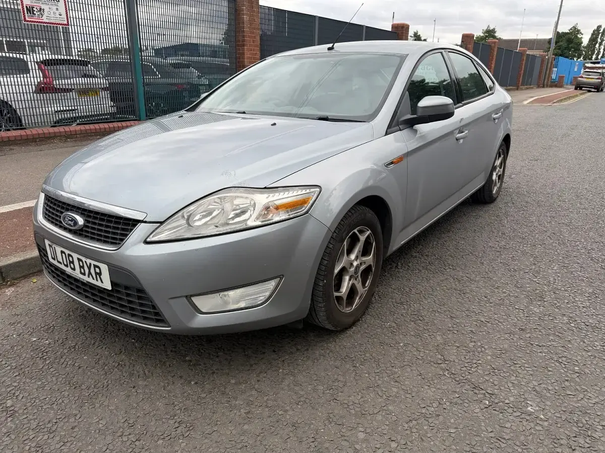 Used Ford Mondeo Zetec 140 HP (102 kW) 2008 Silver Hatchback