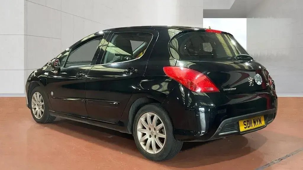 Used Peugeot 308 Envy 120 HP (88 kW) 2011 Black Hatchback